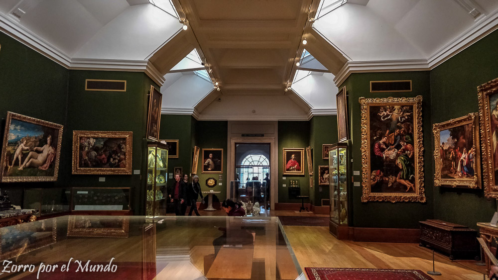 El último piso del Museo Fitzwilliam tiene una gran colección de pinturas