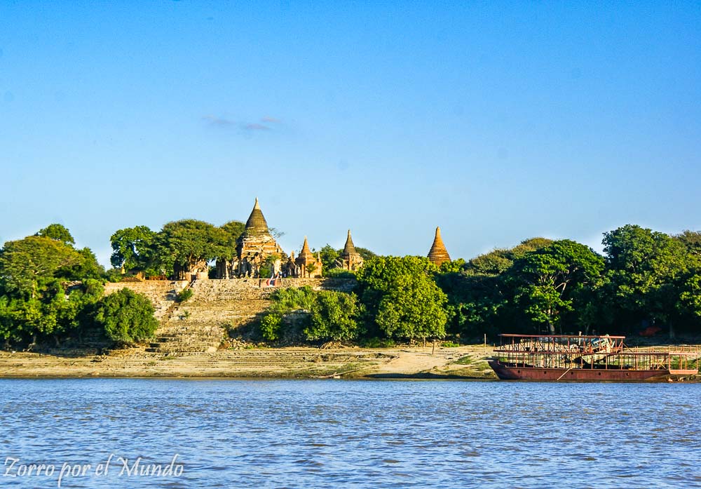 Río en Bagan