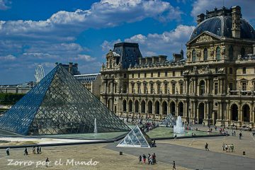 En el Louvre, como en otros museos, hay tours virtuales